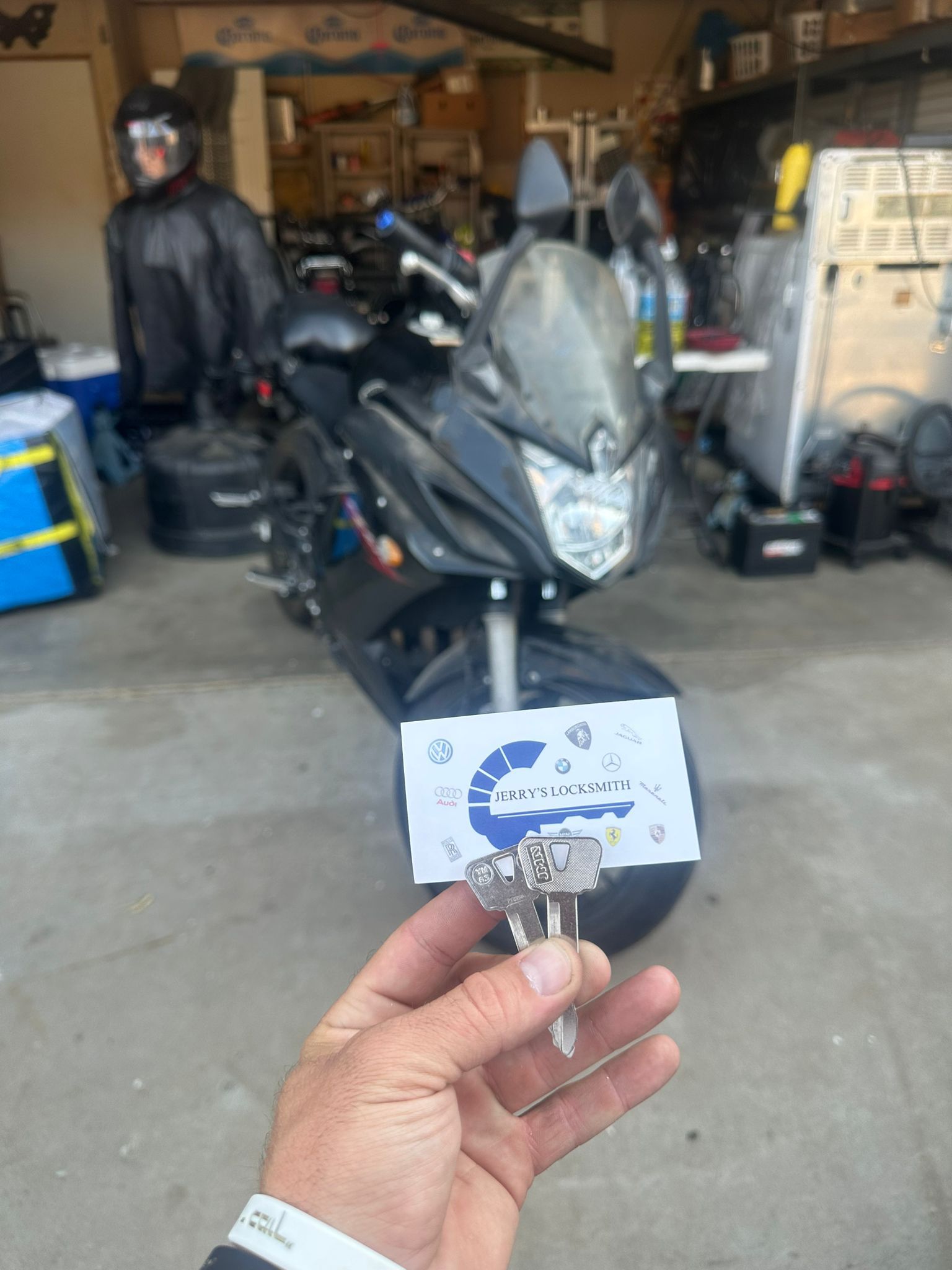 Car key programming service